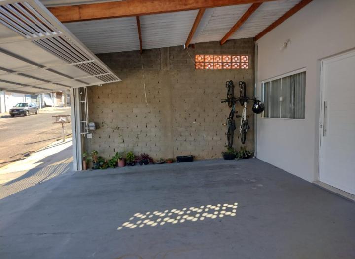 Casa Inteira, Grande Suite, Dois Chuveiros, Sala ,Cozinha E Garagem Privativa Total Conforto, Melhor Que Hotel! Botucatu Exterior photo